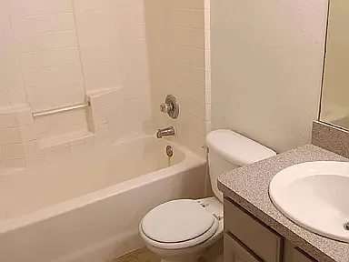 2011 Danner St — Photo 11