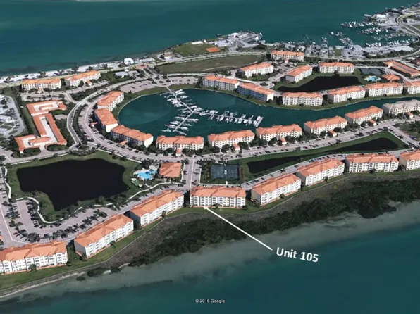 27 Harbour Isle Dr W Unit 105, Fort Pierce, FL 34949