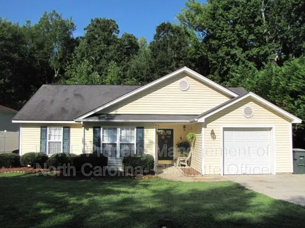3385 Hunting Wood Ct, Gastonia, NC 28052