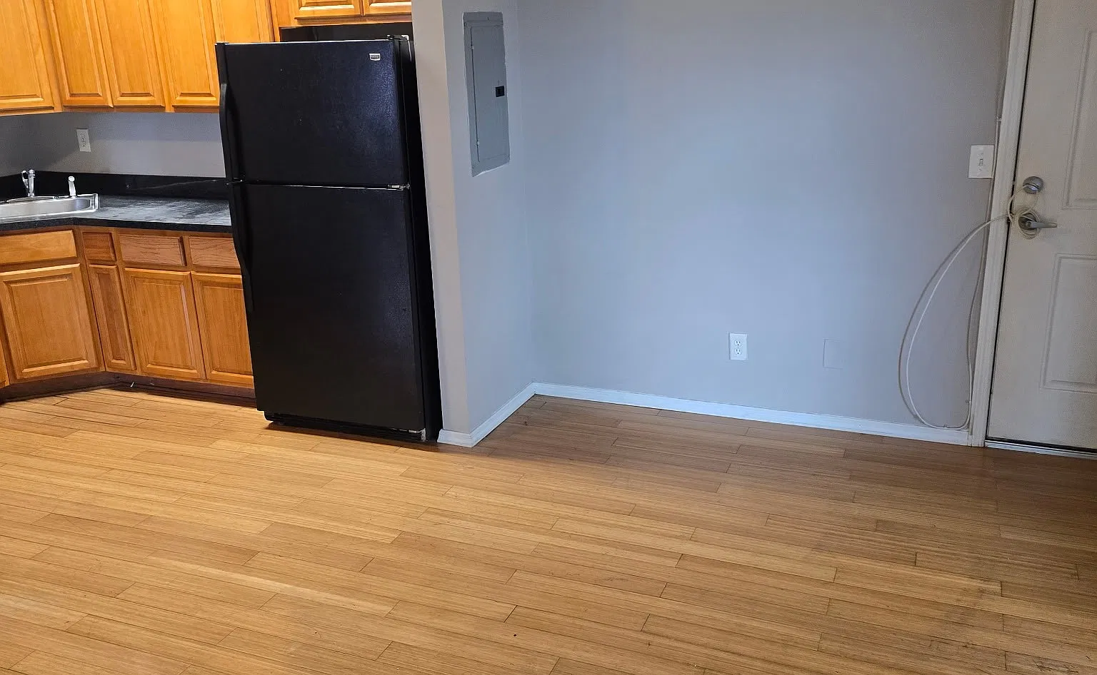 2 bed, 1100 sqft, $1,600 — Photo 2