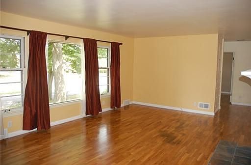 2nd image of 815 Northlawn Ave