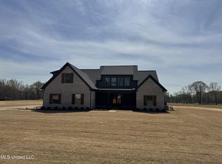 1593 Tributary Dr, Hernando, MS 38632