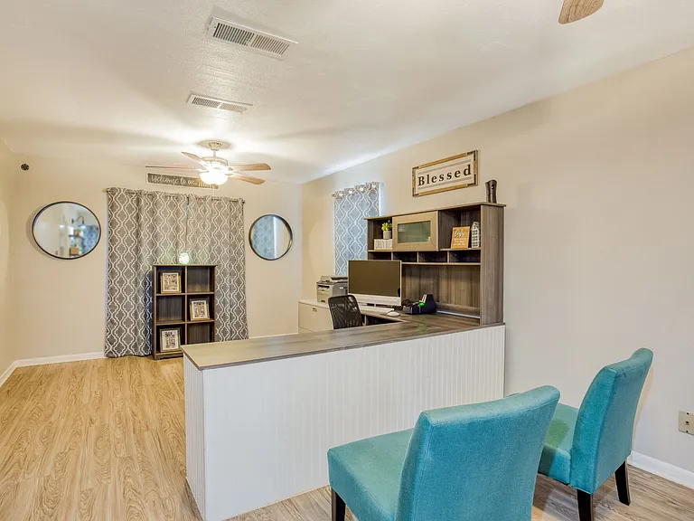 The Summit Apartments — Photo 6