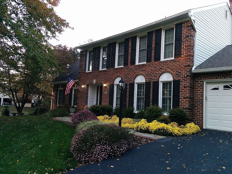1st image of 2725 Clarkes Landing Dr