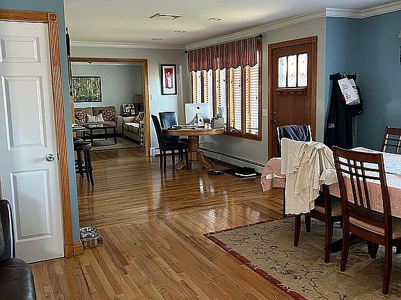 3rd image of 826 Milligan Ln