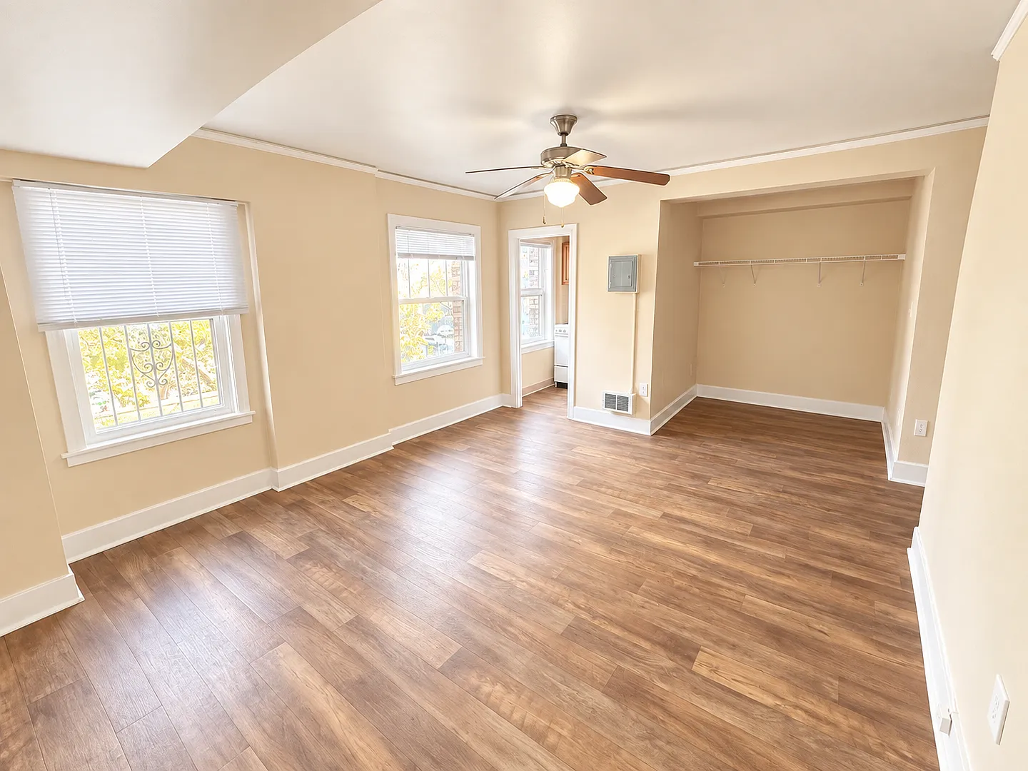 Edwards on Fifth Apartments — Photo 2