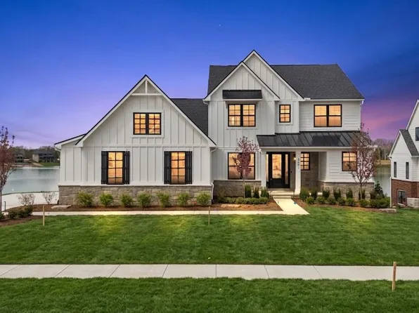 2691 Crystal Lake Dr, Commerce Township, MI 48382