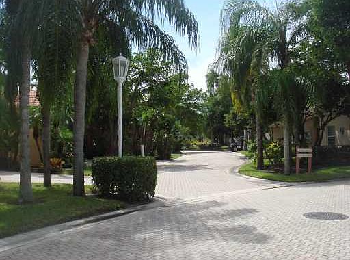 2nd image of 51 Via Verona Palm