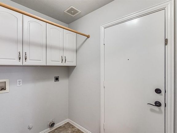 3rd image of 5113 Forest Lawn Dr