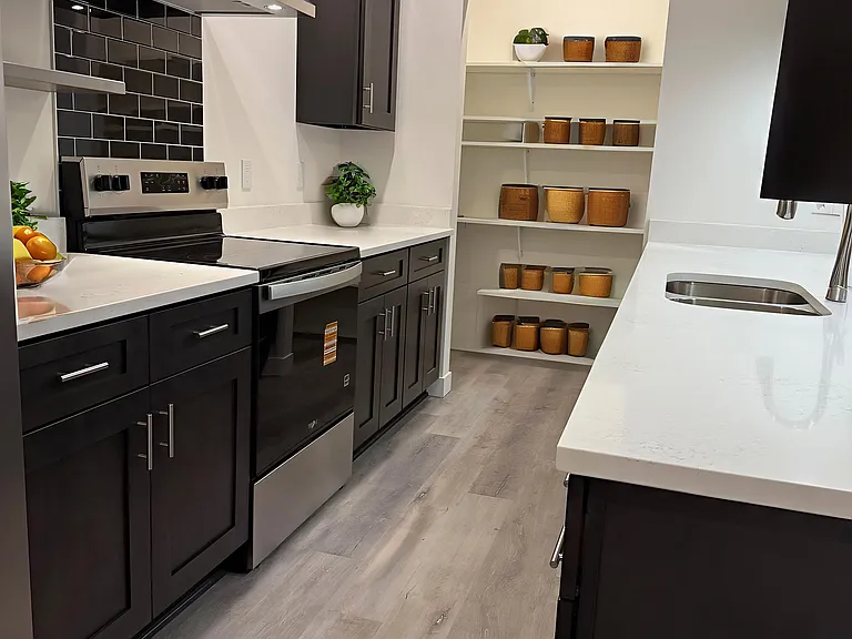 Point Gardens Apartments — Photo 14