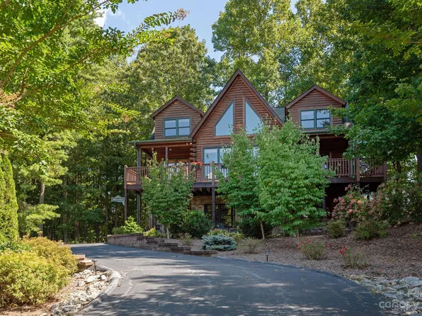 633 Whites Lake Blvd, Saluda, NC 28773