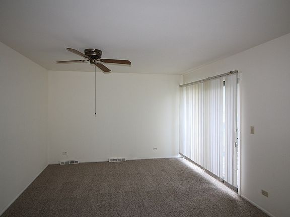4th image of 614 E Devon Ave #614