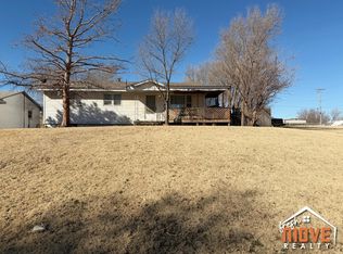 607 Chestnut St, Kismet, KS 67859