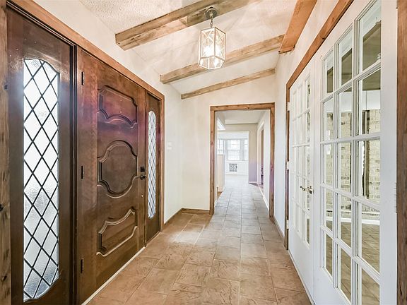 3rd image of 410 Riverside Dr