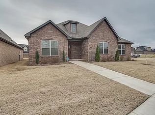 1813 SW Riverstone Rd, Bentonville, AR 72712