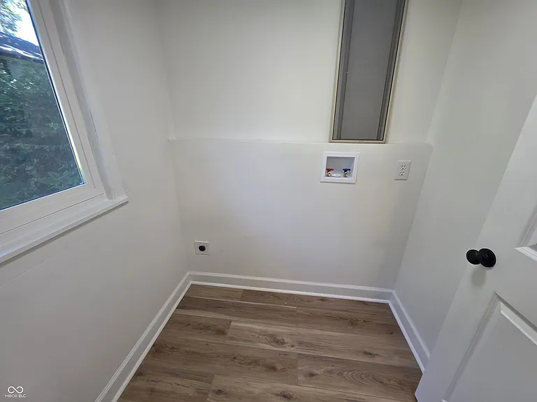 2137 Napoleon St — Photo 7