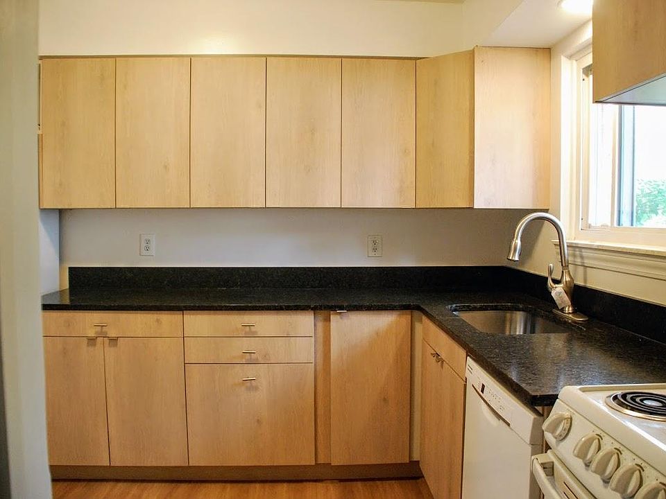 Kitchen. Granite Countertops, ample storage
