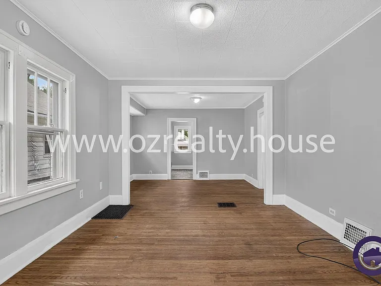 3644 Leybourn Ave — Photo 5