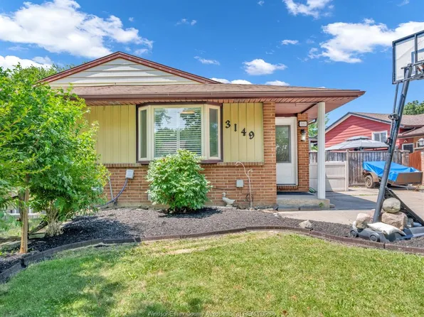 3149 Elmwood Ct, Windsor, ON N8R 1X5