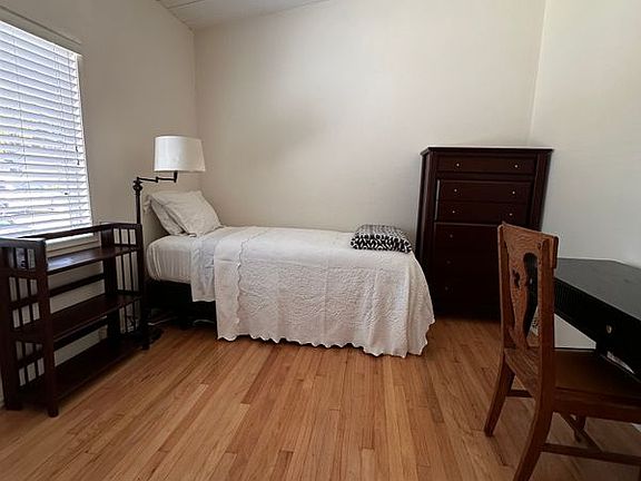 4th image of 2238 W 238th St