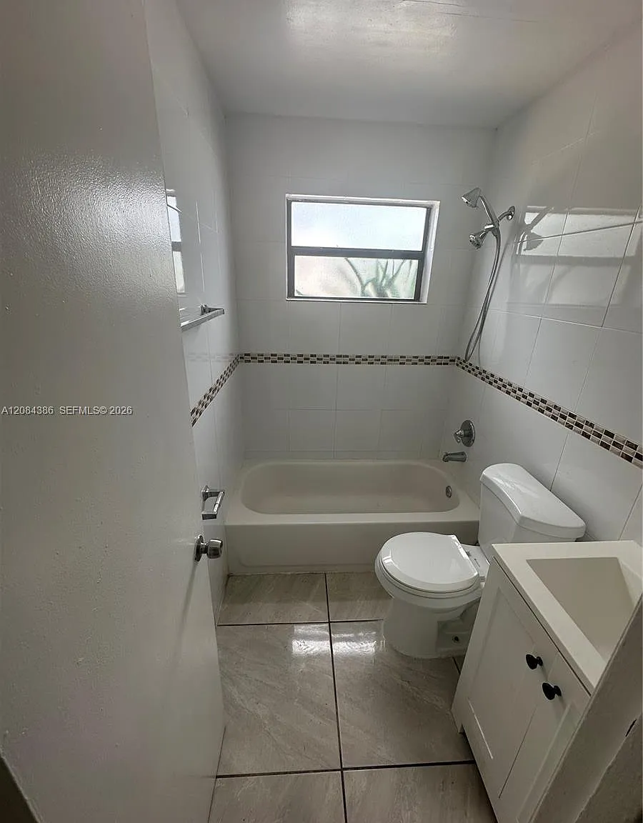4120 SW 19th St — Photo 1