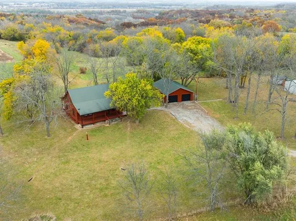 1865 NE Fairview Rd, Braymer, MO 64624