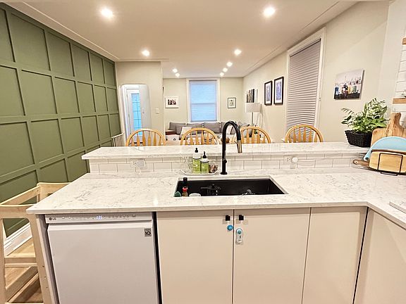 3rd image of 377 Cumberland Ave