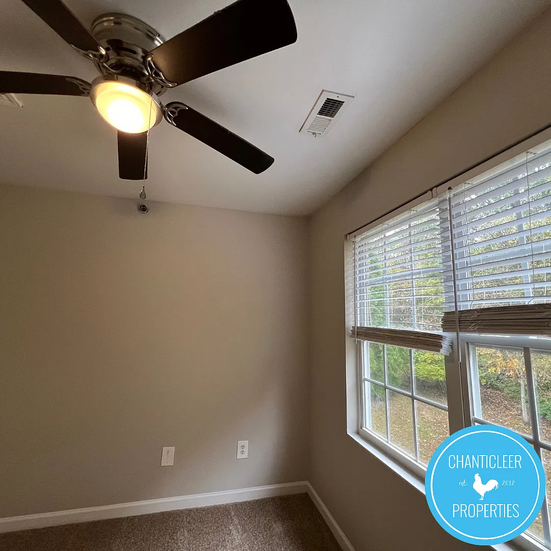 1041 W Barton St — Photo 3
