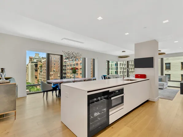 200 East 21st Street 12C image 1 of 23