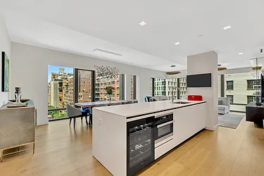 200 East 21st Street, #12C