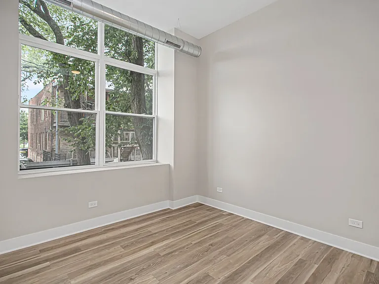 The Schoolhouse at 4641 N Ashland — Photo 15