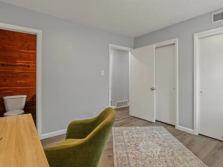 706 Henslee Dr — Photo 18
