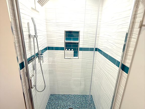 4th image of 1917 Lincoln Ave #1
