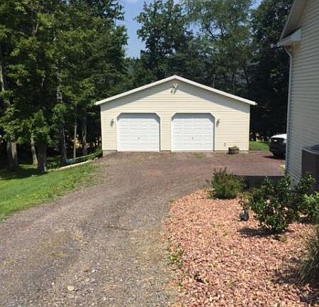 30 X 30 SEPERATE GARAGE/TOYBOX