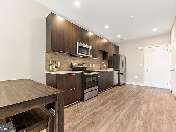 3rd image of 989 Buchanan St Unit 216