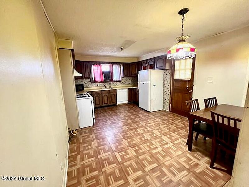 5th image of 20 Milton Avenue