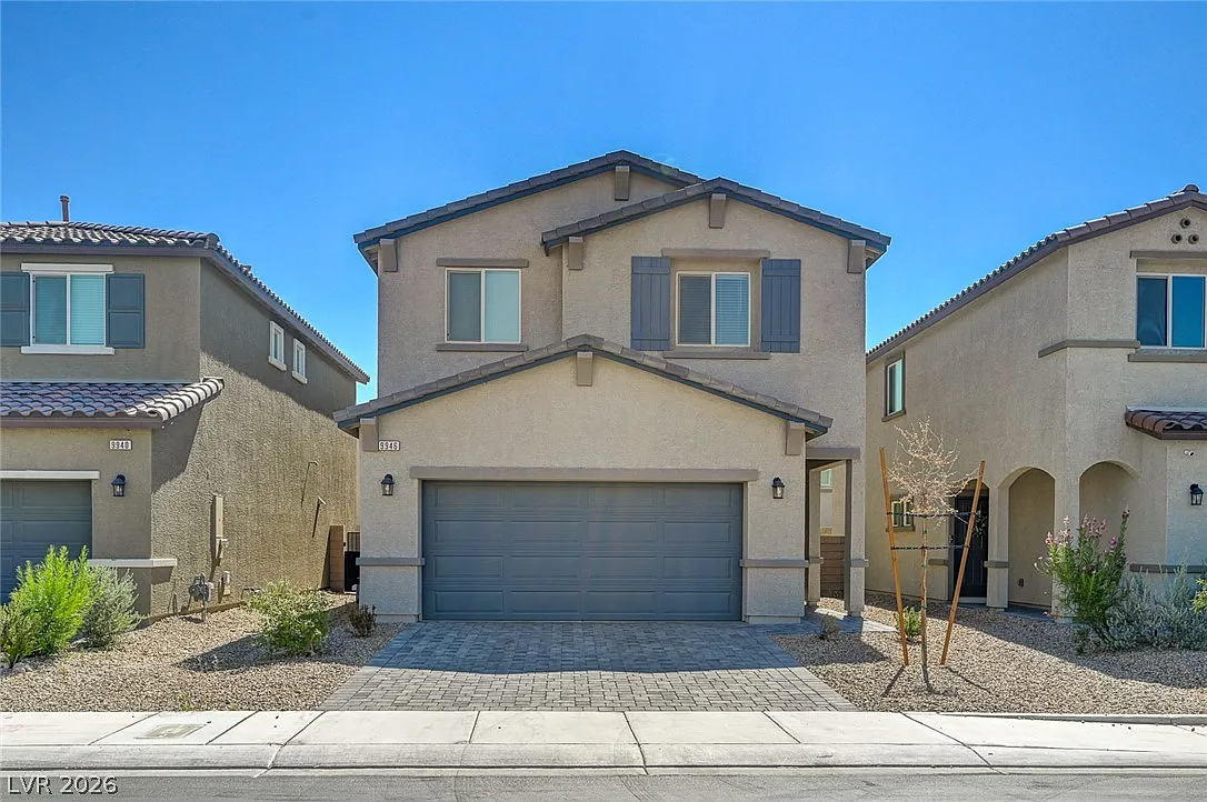 3 bed, 2.5 bath, 1716 sqft, $2,050 — Photo 1