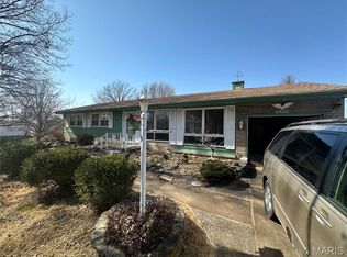 9833 Gloucester Dr, Saint Louis, MO 63137