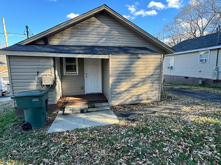 609 N Logan St — Photo 10