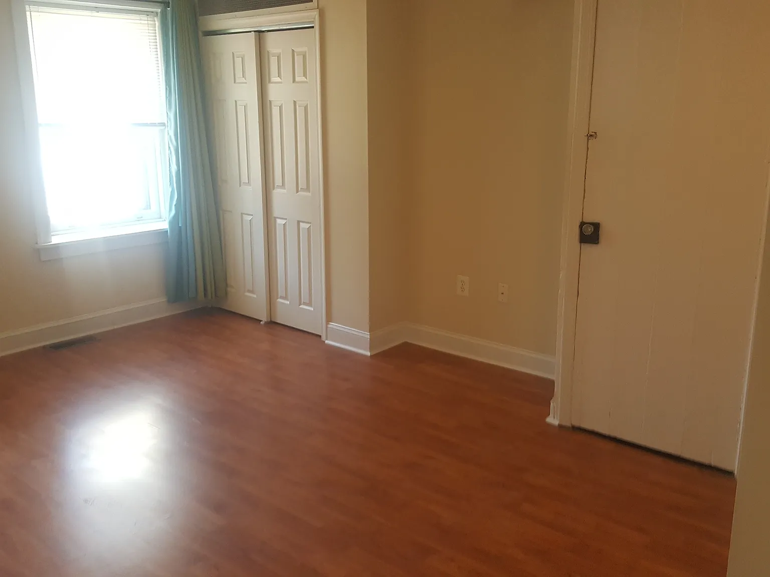 4 bed, 1.5 bath, 1550 sqft, $2,450 — Photo 2