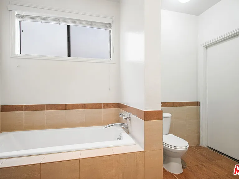 8865 Alden Dr #101 — Photo 20