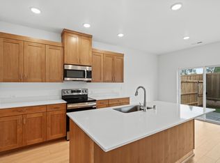 18200 NE 17th St, Vancouver, WA 98683