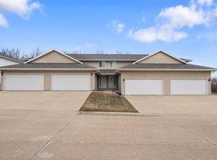 3551 Stoney Point Rd SW, Cedar Rapids, IA 52404