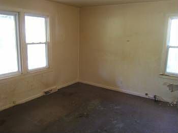 4th image of 2220 Delton Ct