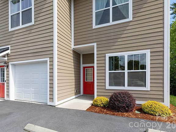 2nd image of 138 Foxden Dr #102