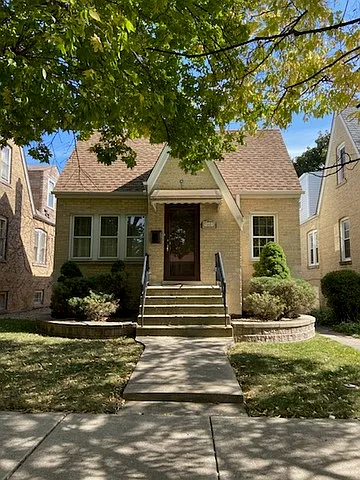 3003 N Neva Ave photo 1