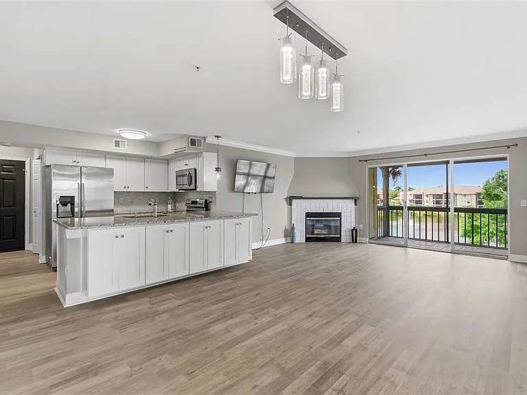 2400 Feather Sound Dr #1136 — Photo 4
