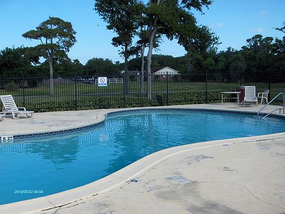2nd image of 418 Garland Dr APT 210