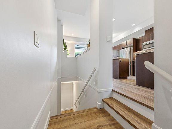 5th image of 18199 70th Ave #109