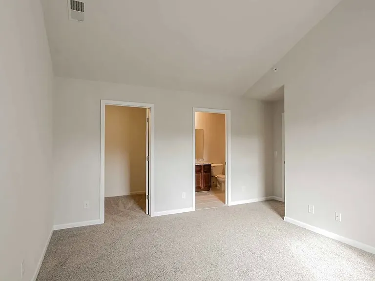 Harvard Place Apartments — Photo 69